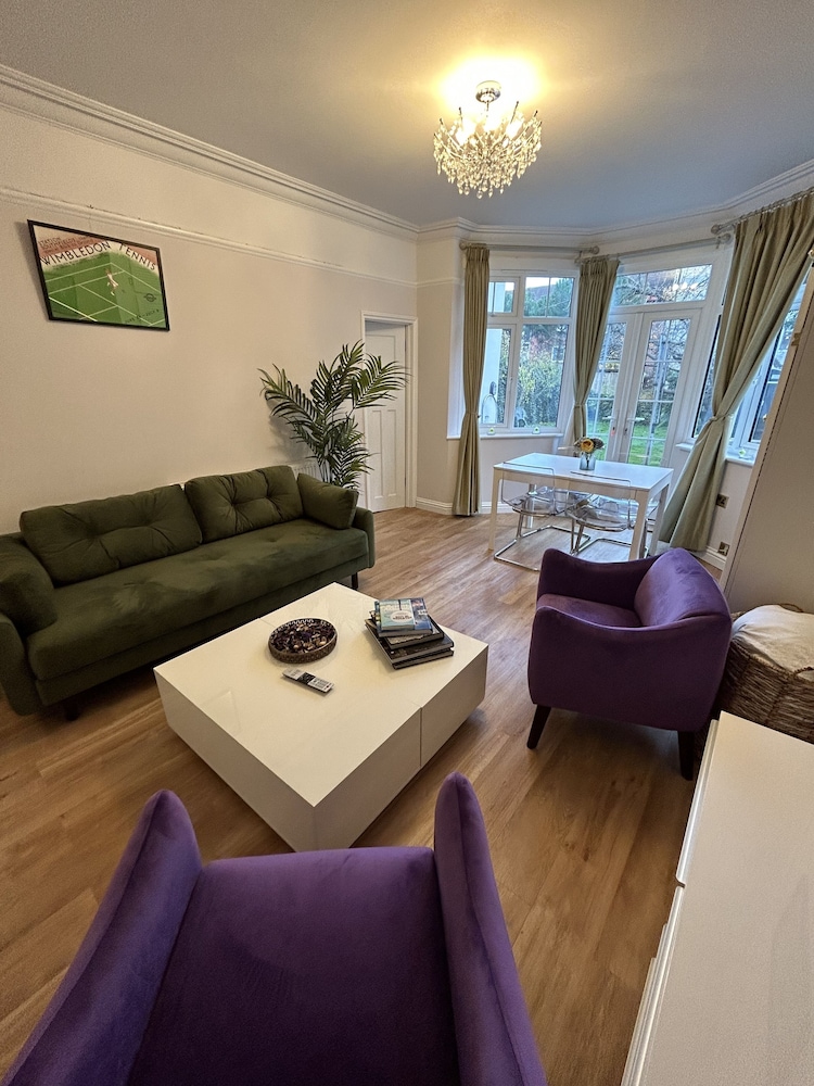 Wimbledon Holiday Lets 20/50