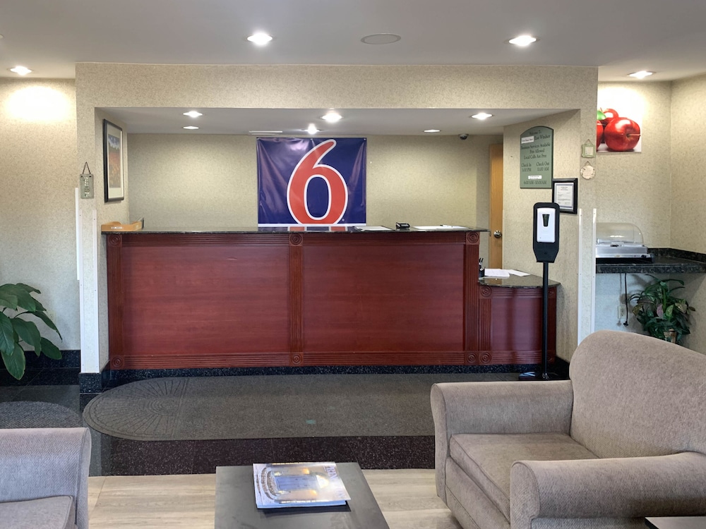 Lobby at Motel6 East Windsor NJ Hightstown, Hightstown