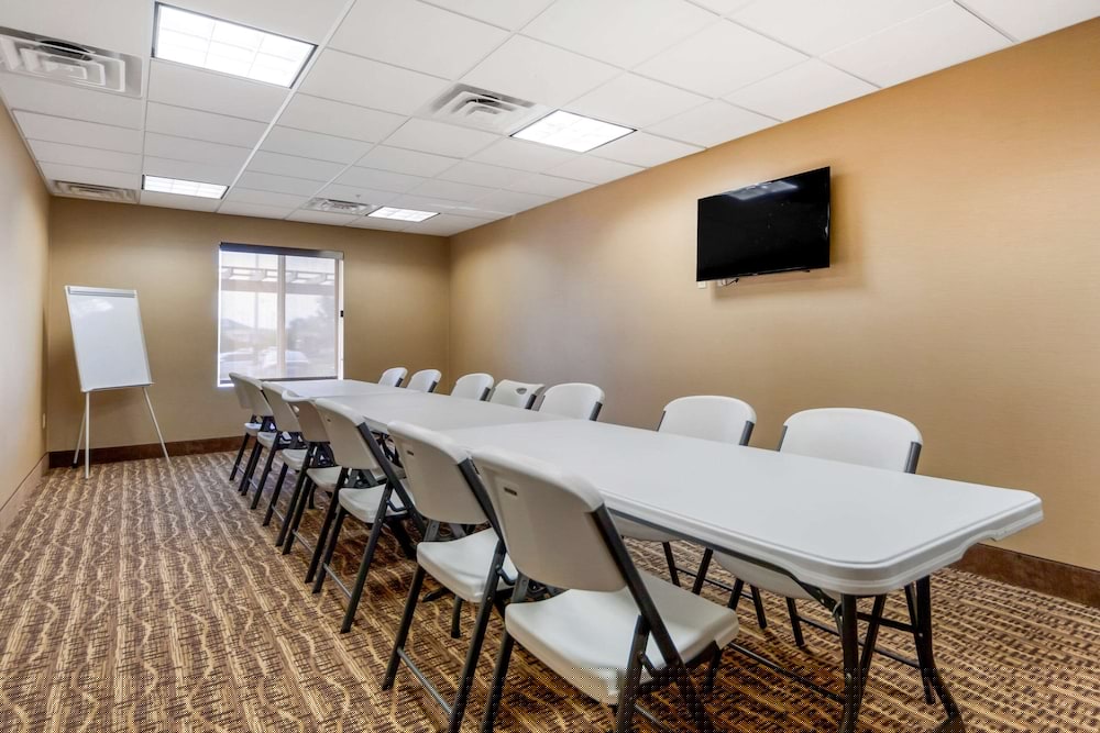 Comfort Suites La Vista - Omaha 41/44