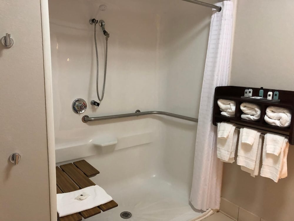 Country Inn and Suites By Radisson Cookeville TN 13/48
