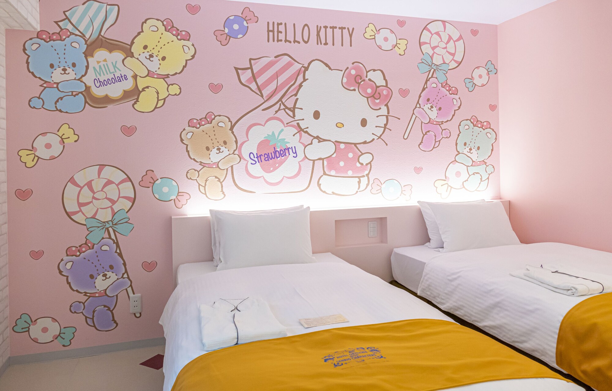 Hello Kitty, Standard, Twin Beds