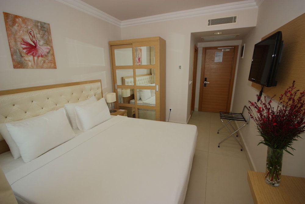 Dragut Point North Hotel 13/49