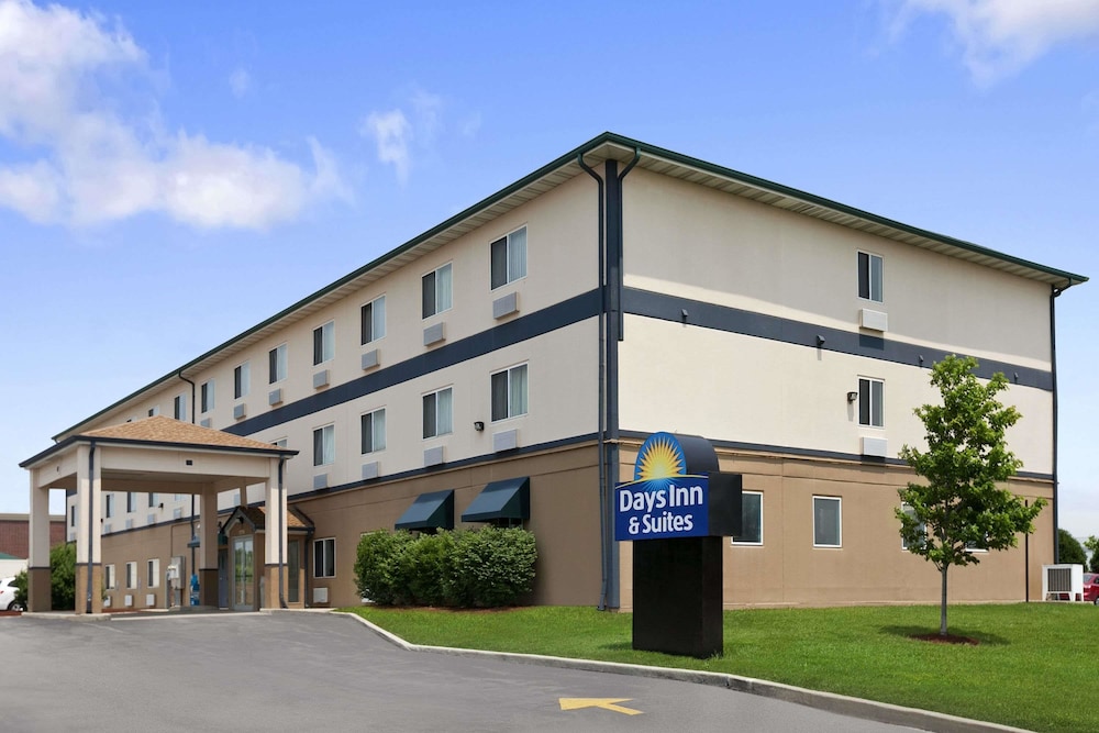 Days Inn & Suites By Wyndham Romeoville 1/26