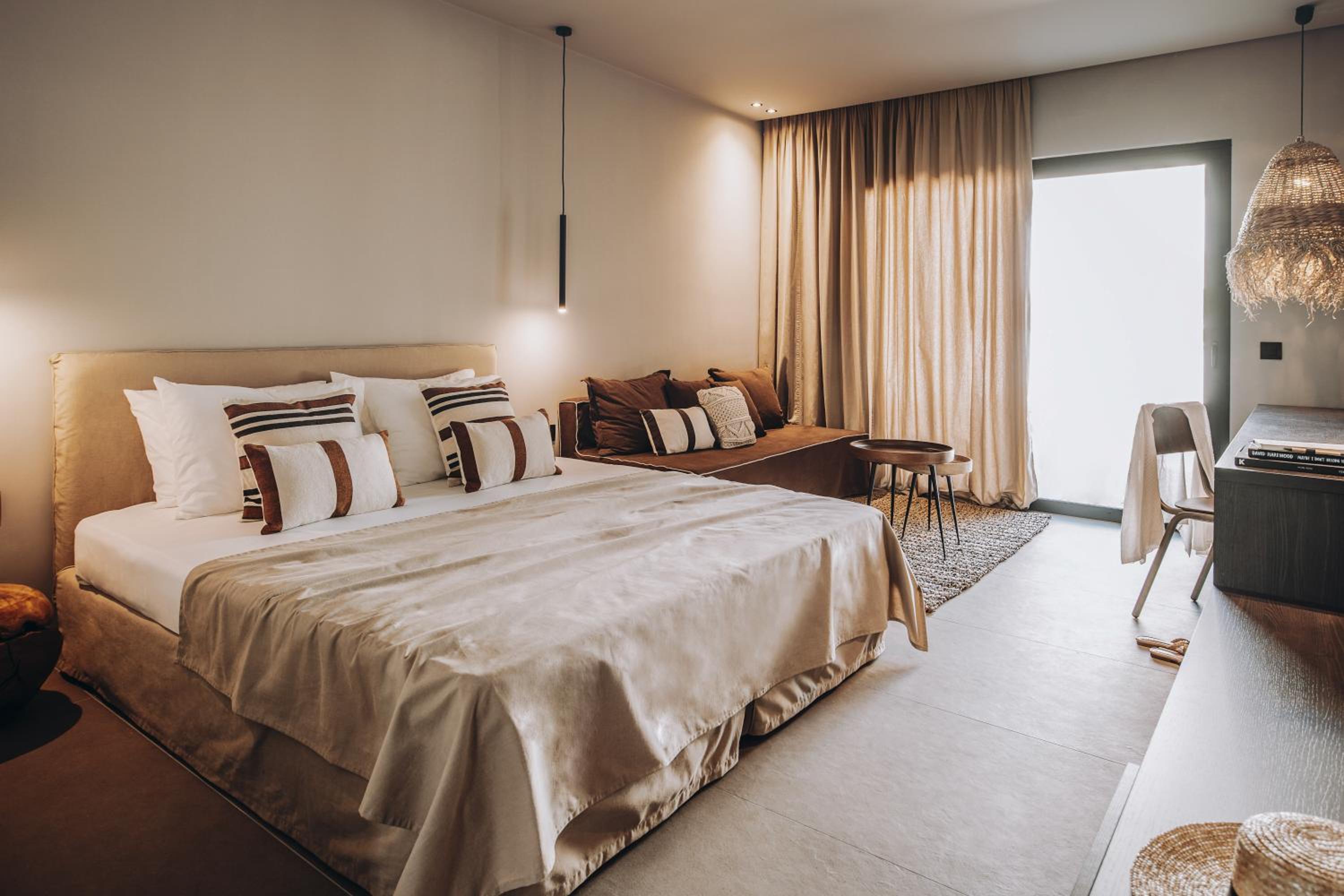 COOKS CLUB IALYSOS RHODES ADULTS ONLY 33/83