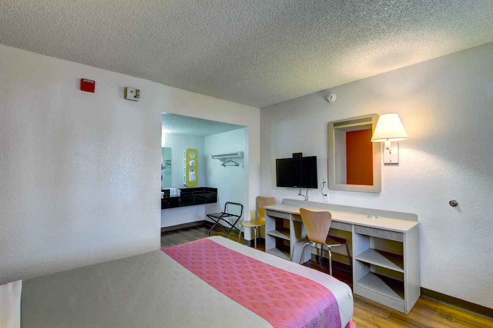 Motel6 La Mesa, CA - San Diego 35/58