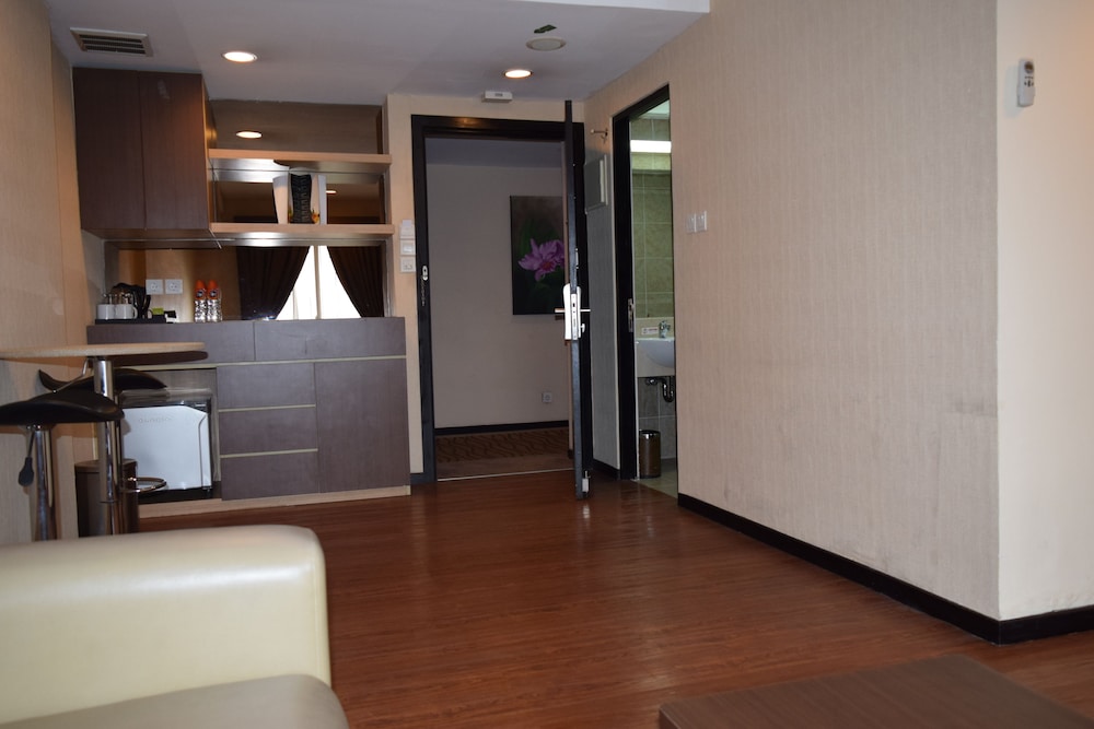 Horison Grand Serpong 6/20
