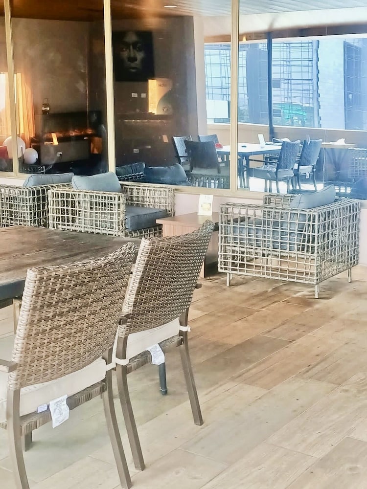 Bella Casa Hotel 34/50