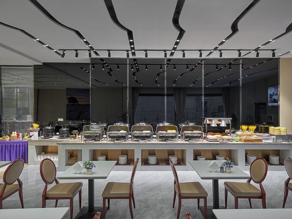 Lavande Hotel Baiyun International Airport Branch 35/51