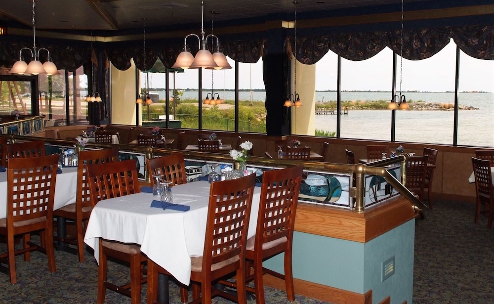 Tawas Bay Beach Resort 35/47
