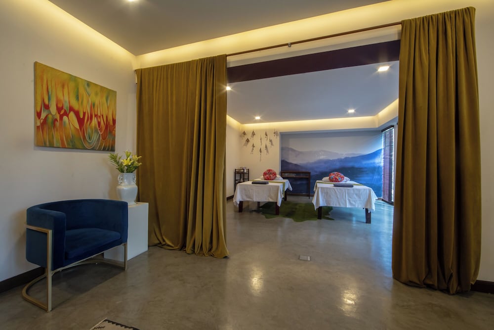 Lao Poet Hotel 21/71
