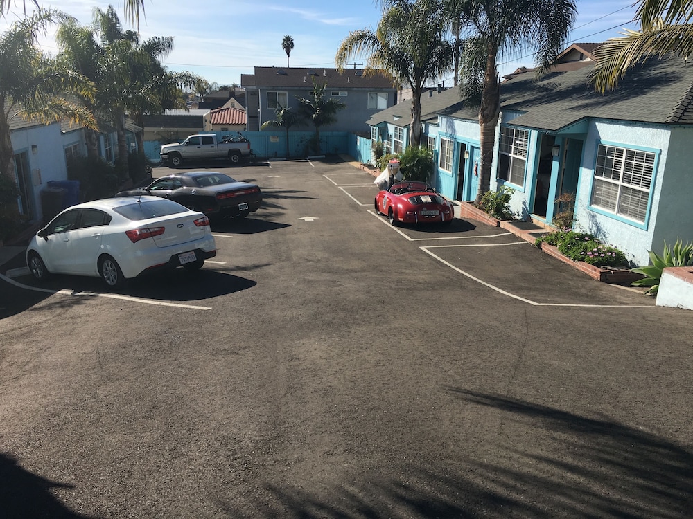 The Palomar Inn 12/61