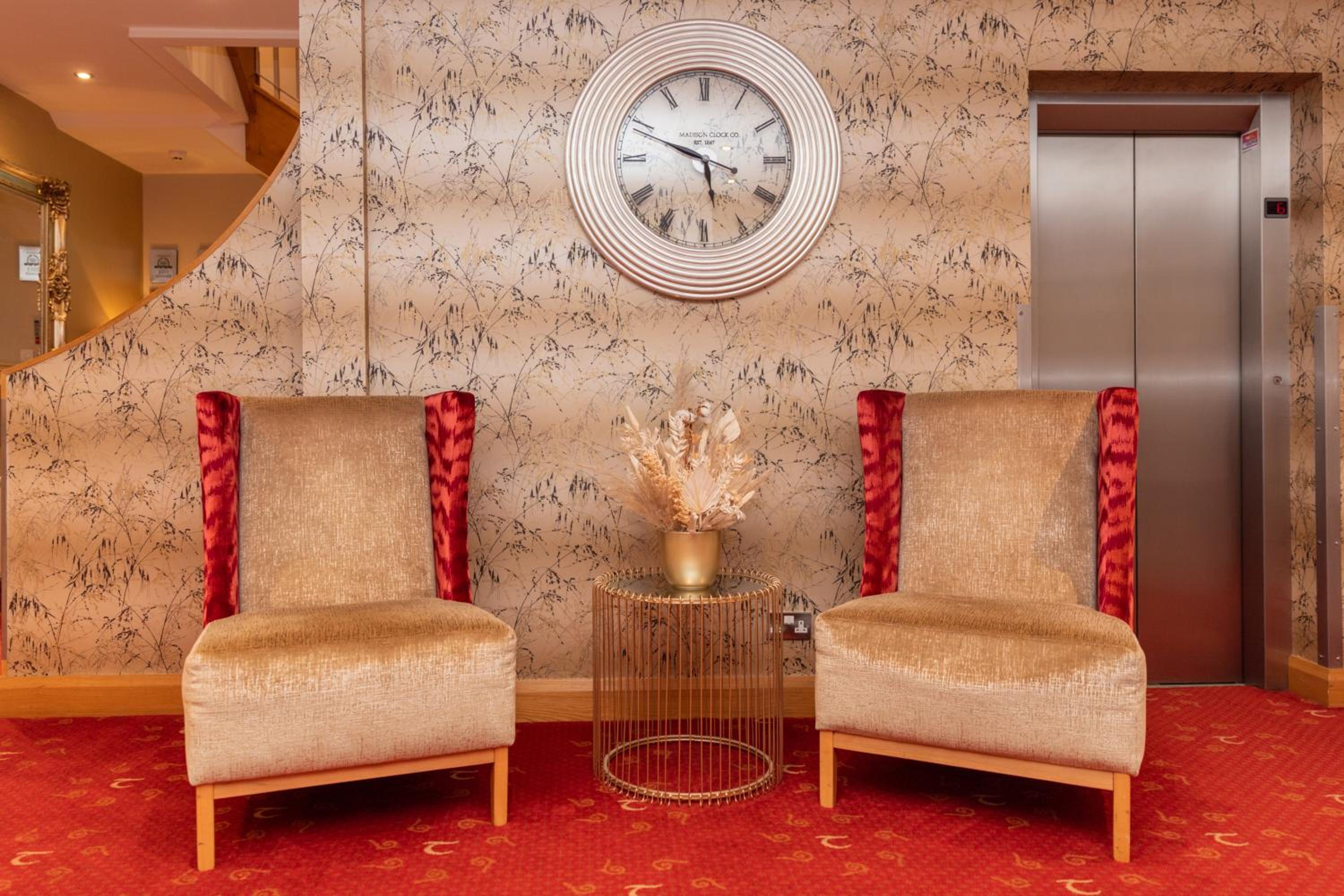 TARA LODGE 11/52