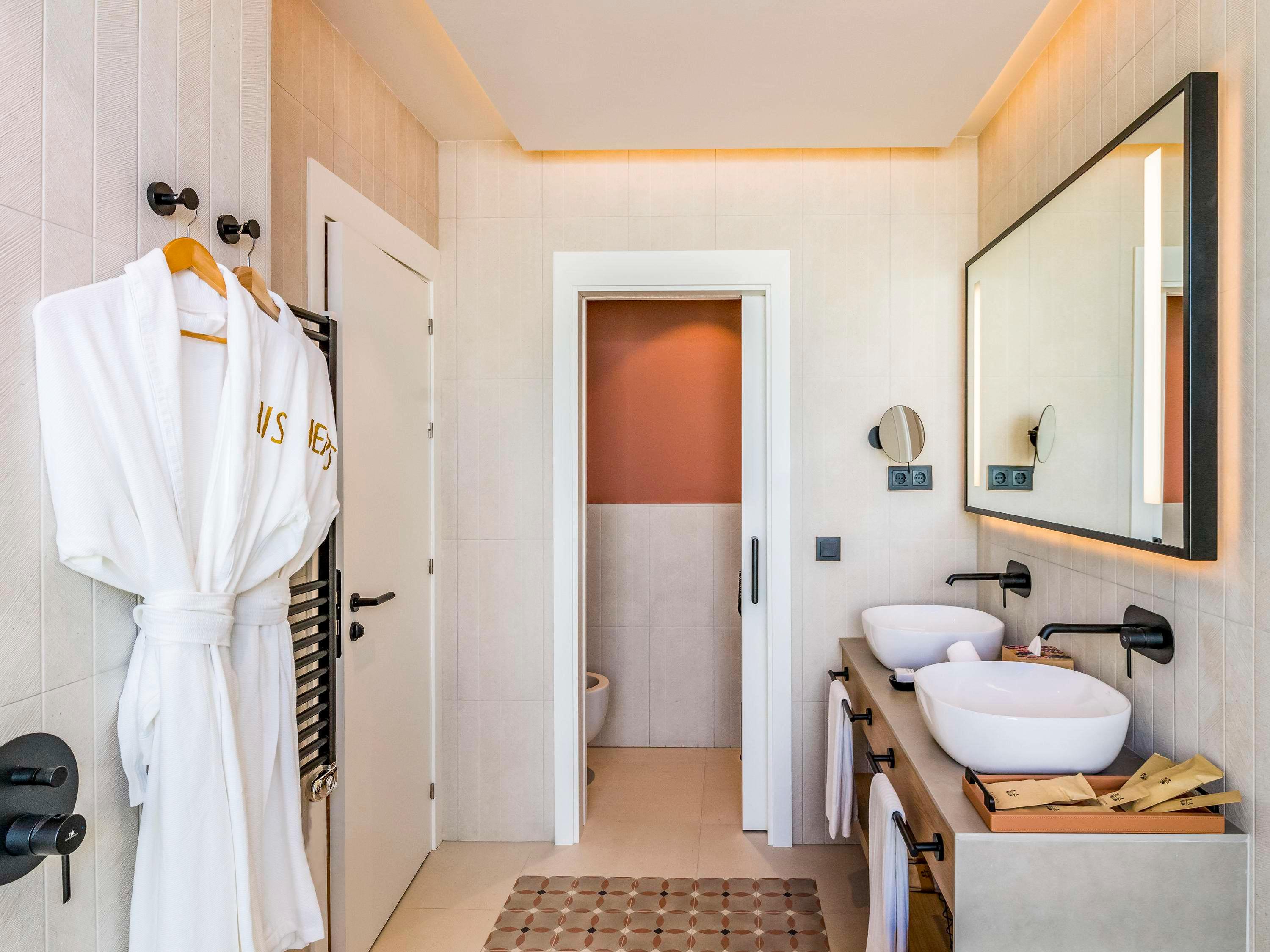غرفة بسرير كينج، SO/Sotogrande Spa & Golf Resort Hotel 7/8