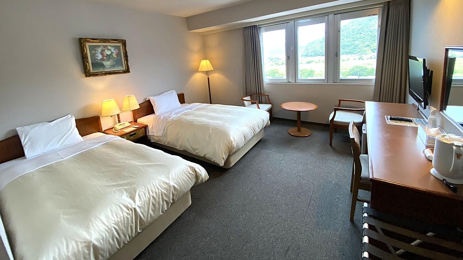 Standard, Twin Beds, River View, Night View