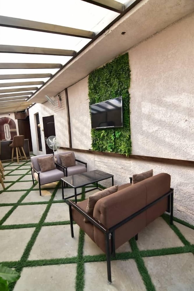 Pearl Gate Hotel 22/50