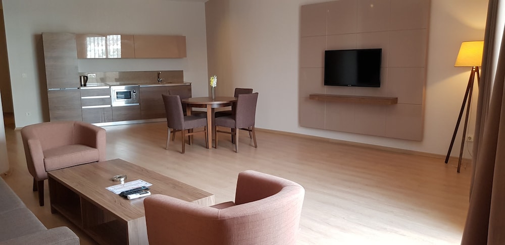 Ladies Beach Residence Hotel 45/68