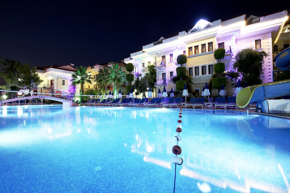 Yel Holiday Resort 48/50