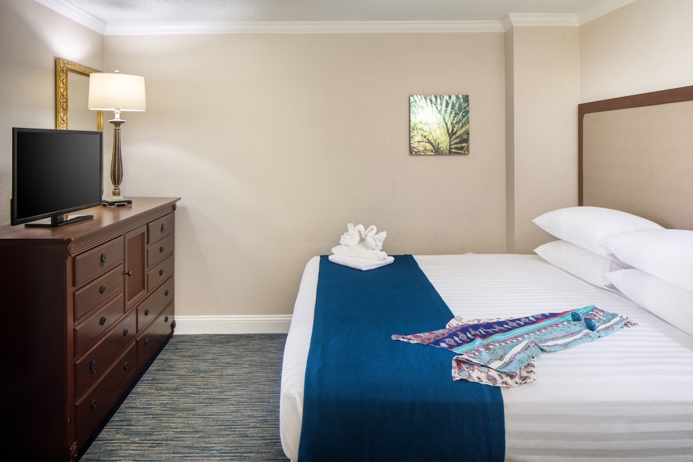 Sea Crest Oceanfront Resort 22/67