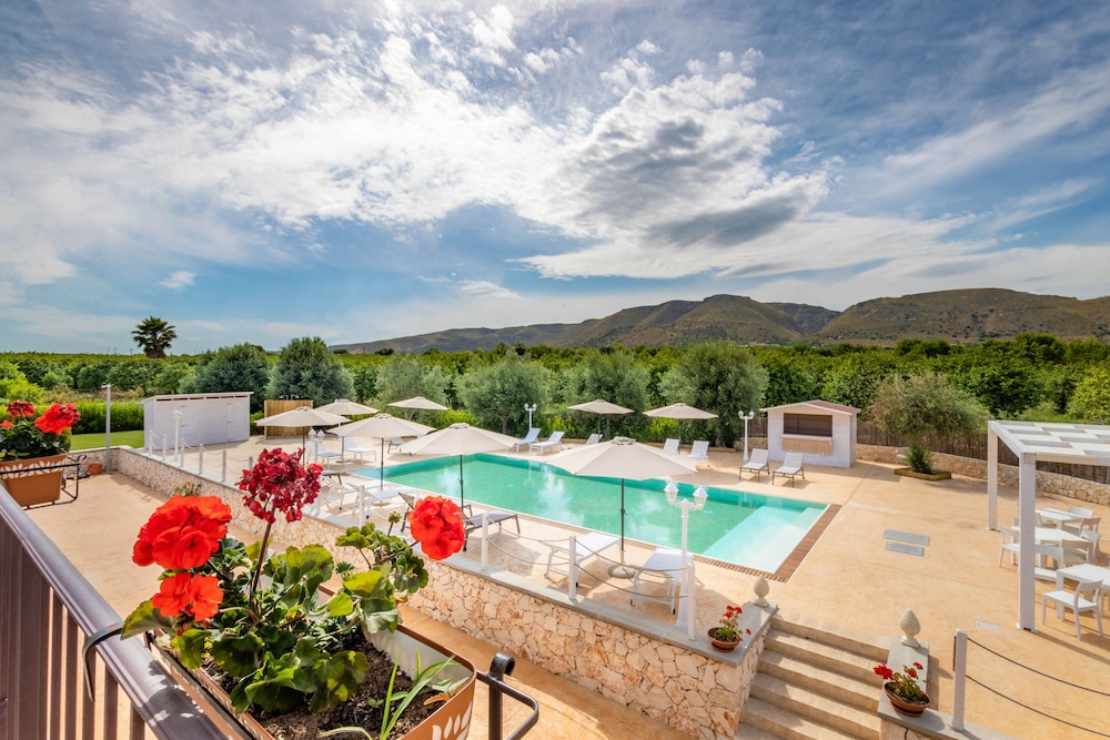 Tramonto Ibleo Resort 1/76