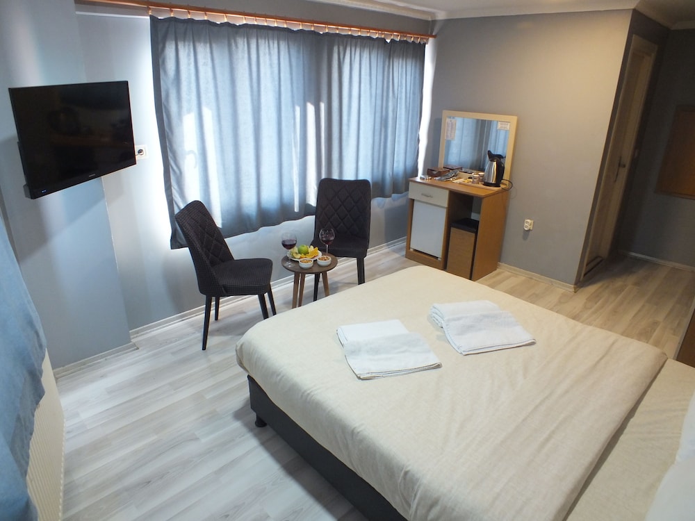 Naila Hotel 24/69