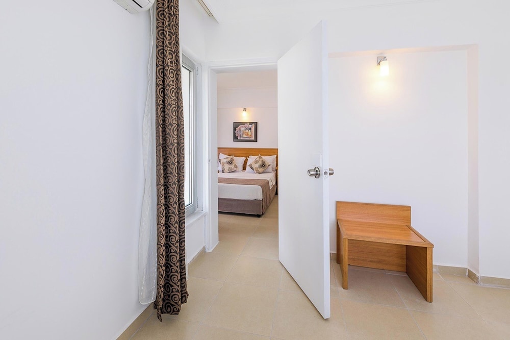 Ekici Hotel 44/65