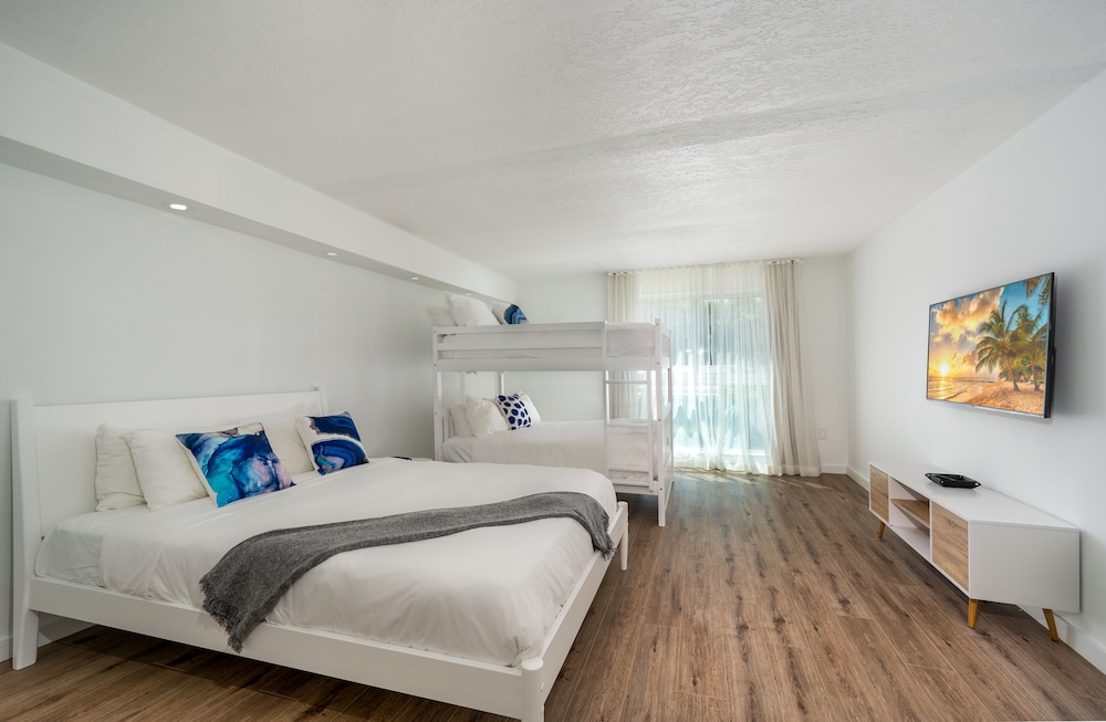 2 BEDROOMS, APARTMENT, PARTIAL WATER VIEW