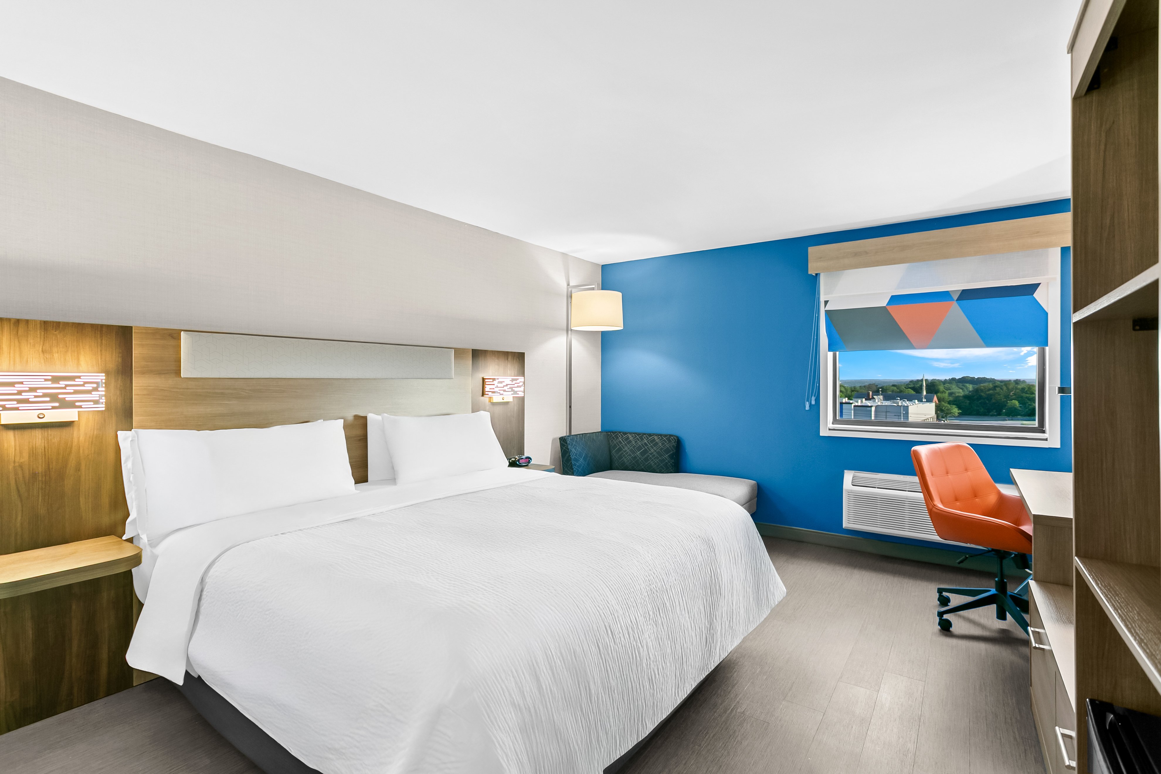 Holiday Inn Express And Suites Baltimore West Catonsville 26/66