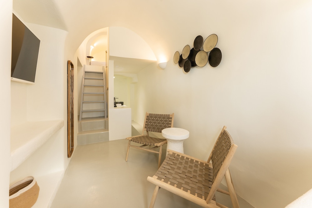 Cilon Suites Santorini 50/50