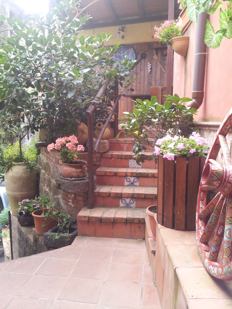 ALBERGO DIFFUSO BORGO SANTA CATERINA 63/68