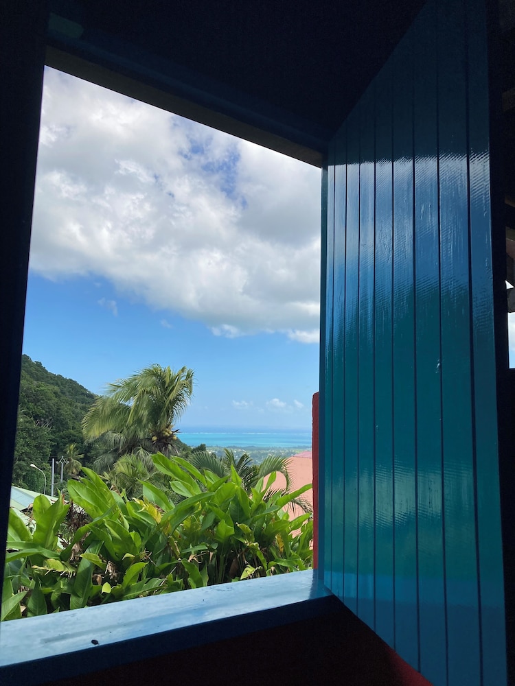 Piton Bungalows 5/50