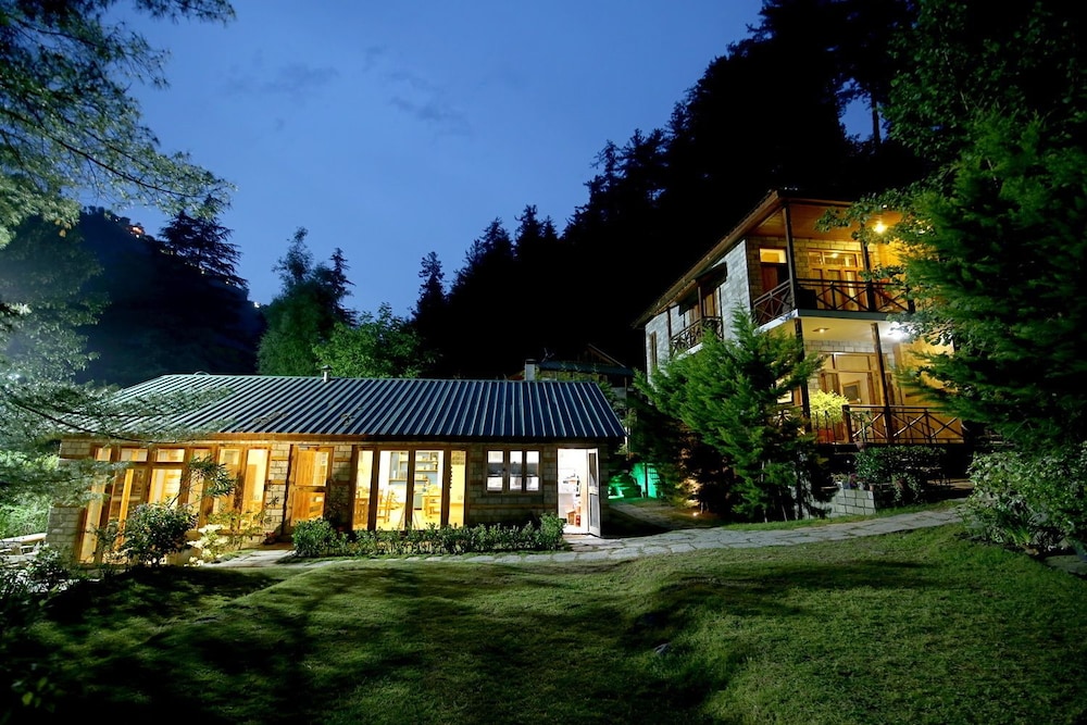 Tall Trees Resort 5/50