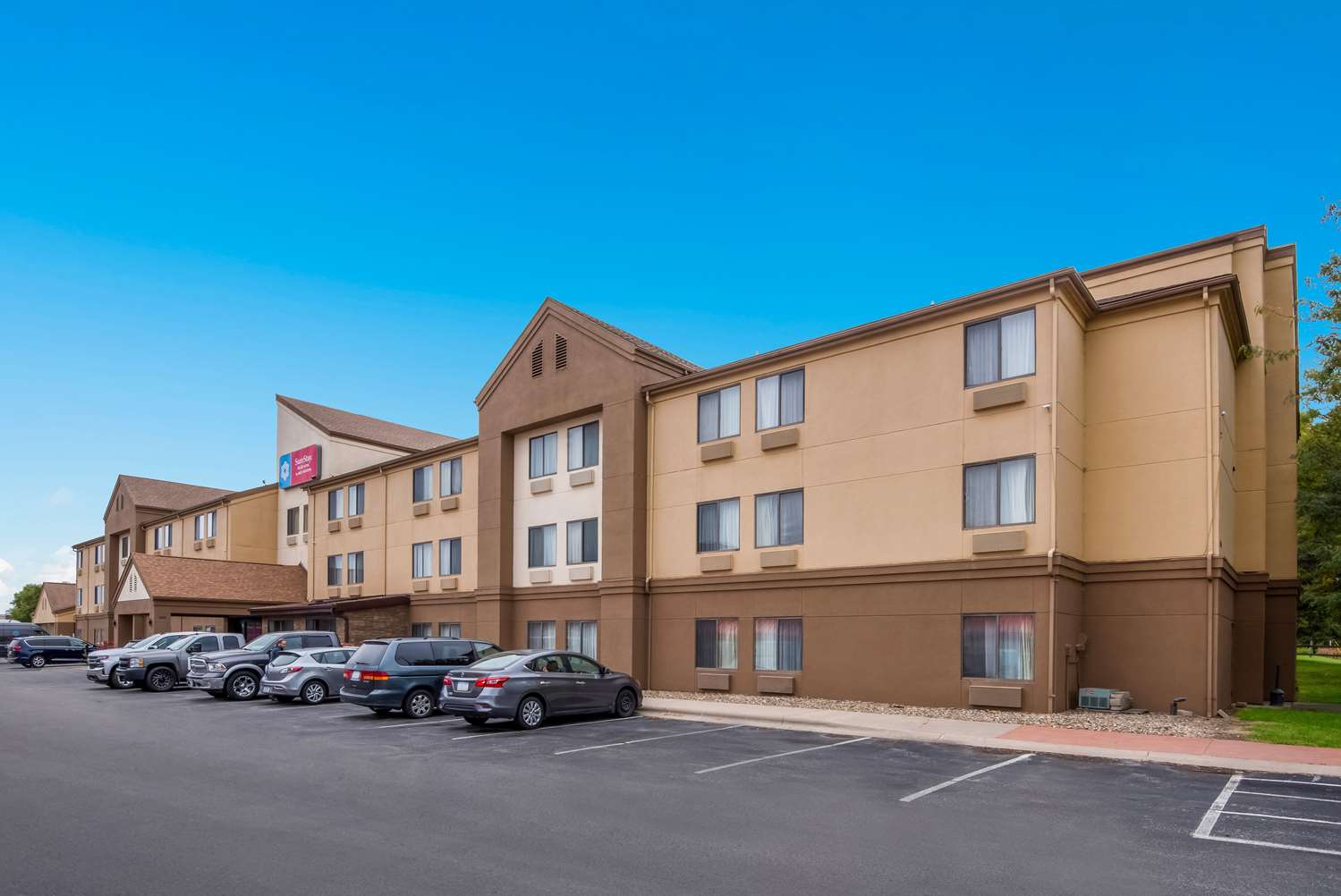 SureStay Plus by Best Western Coralville Iowa City 13/15