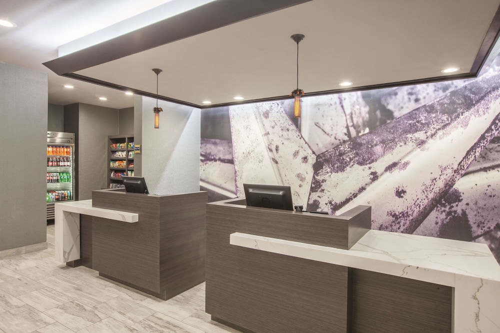 La Quinta Inn And Suites By Wyndham Kingsville 7/33