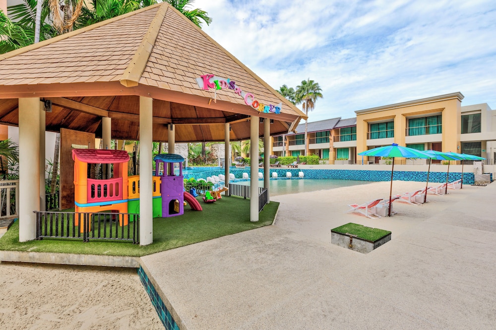 Rawai Palm Beach Resort 52/63