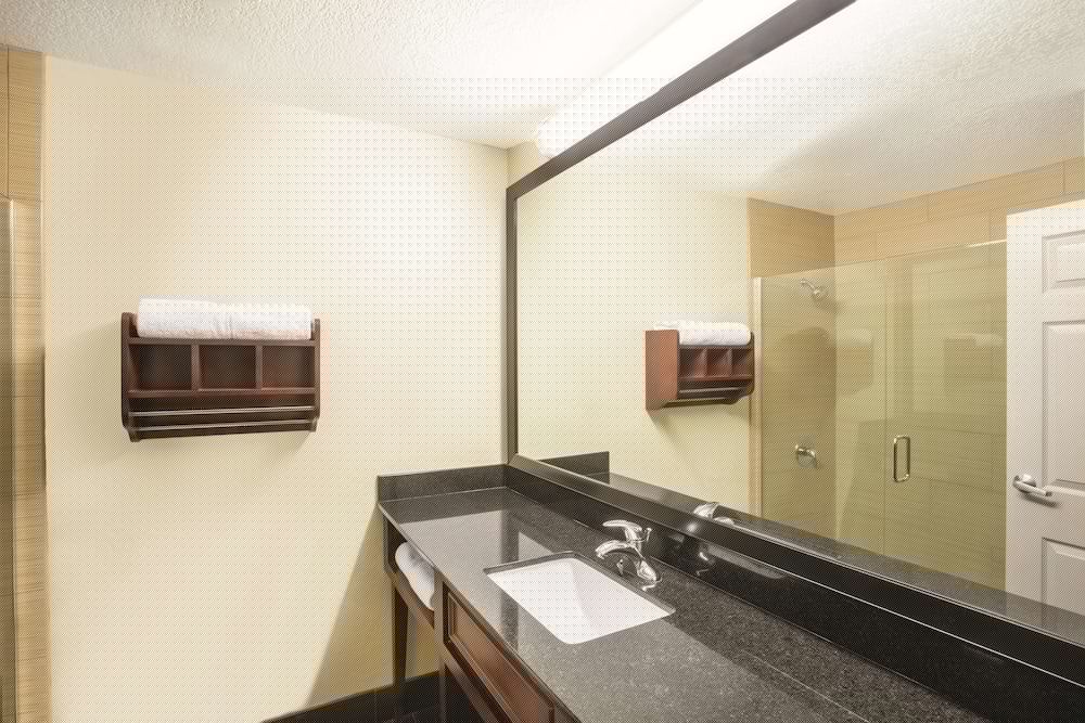 La Quinta Inn & Suites by Wyndham Conference Center Prescott 13/44
