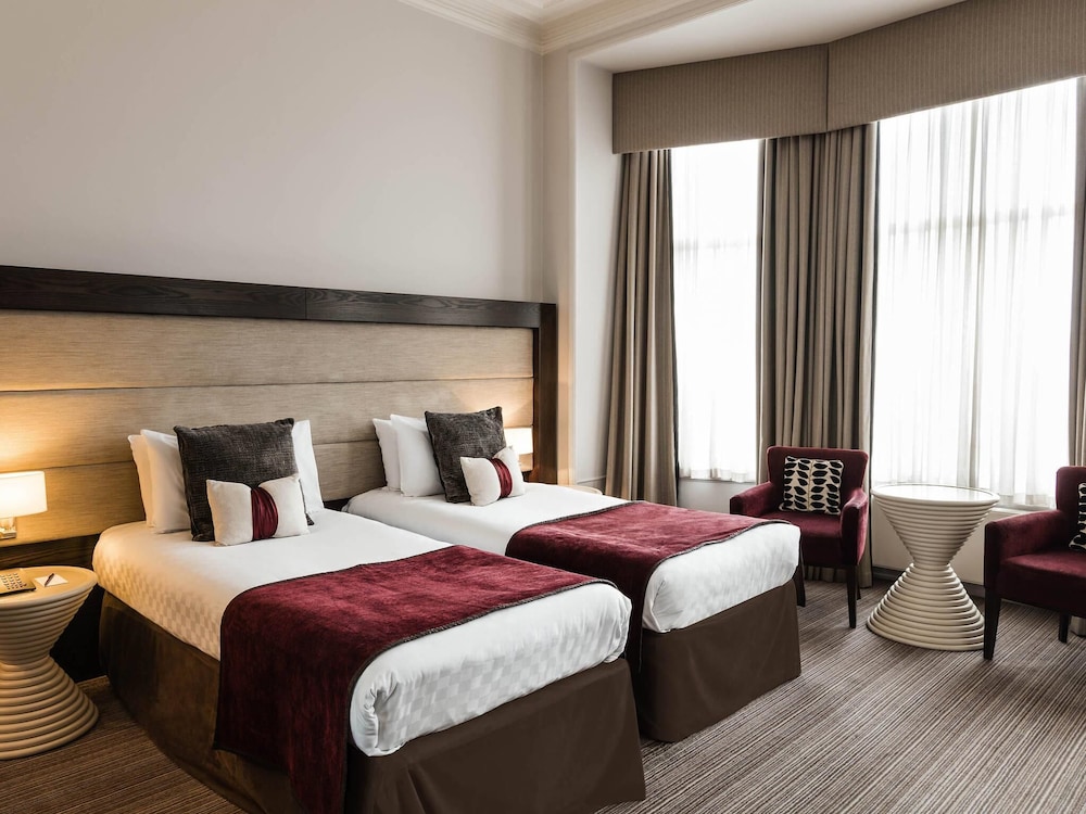 DELUXE, TWIN BEDS