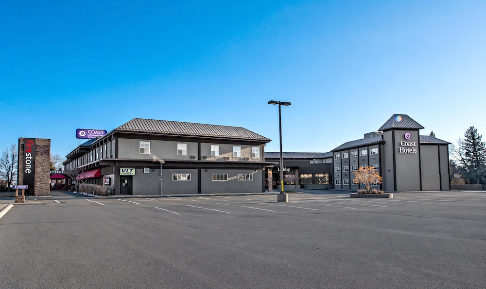 Coast Lethbridge Hotel and Conference Centre 46/50