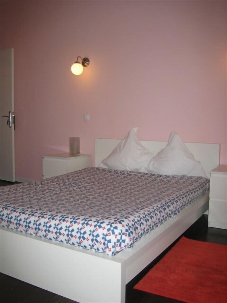 PIZARRO HOSTAL 10/50