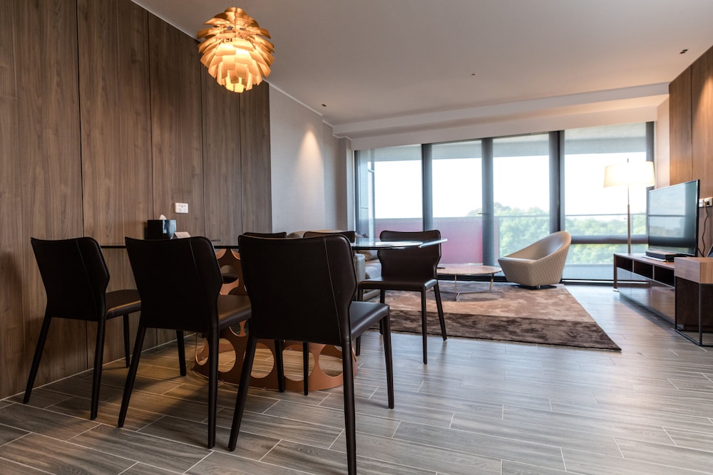 The Branksome Hotel & Residences 45/60