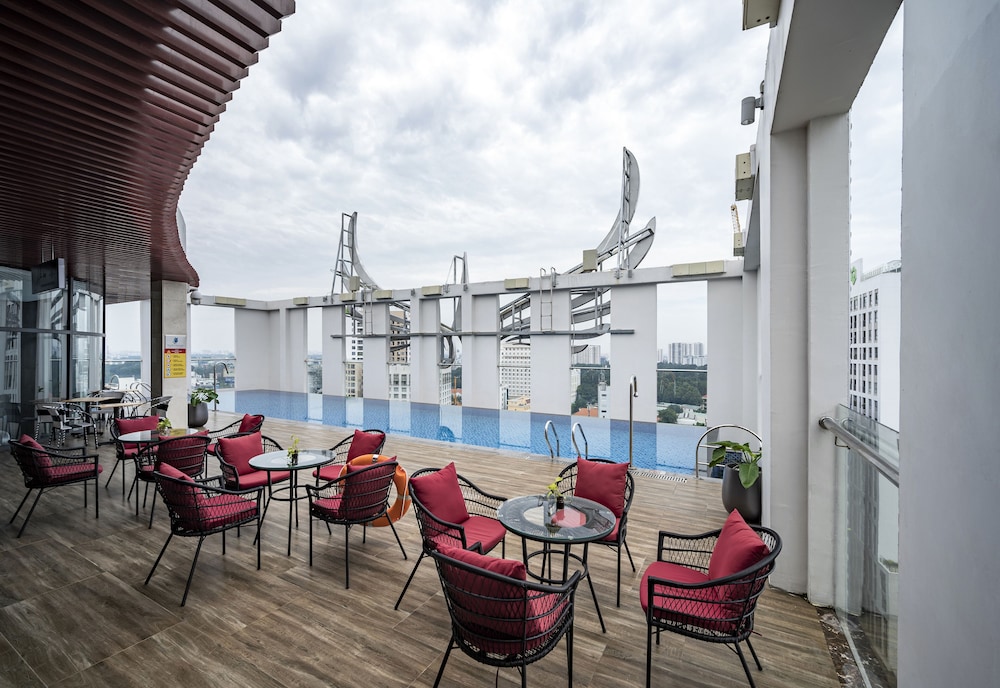 MUONG THANH LUXURY SAI GON 39/50