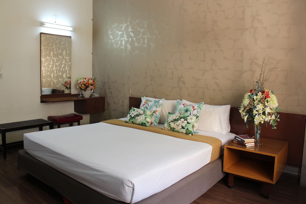 Miami Hotel Bangkok 21/88