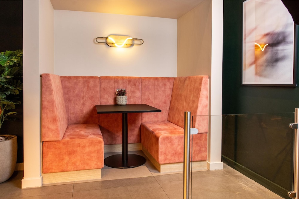 YOTEL London City, Select by Hilton 8/70