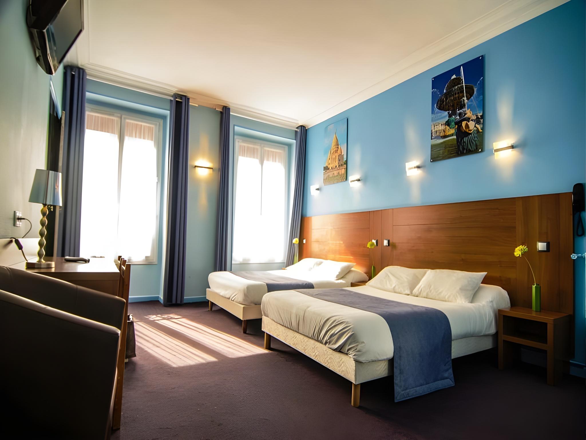 Standard, Triple, 1 Double and 4 Single Beds
