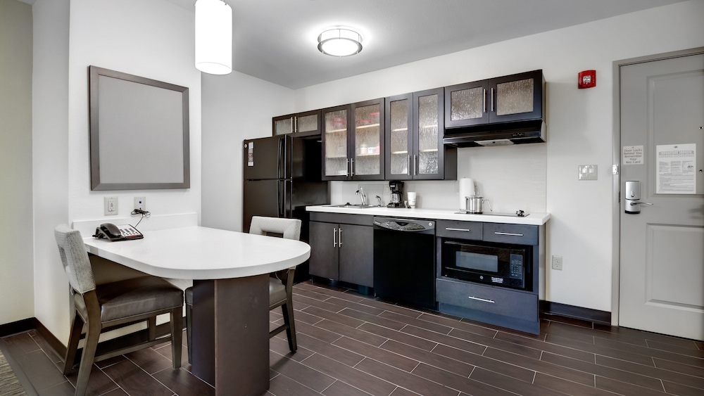 Candlewood Suites Waco 43/58