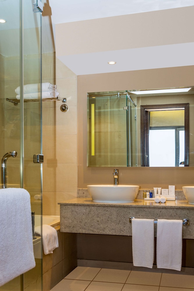 RADISSON BLU HOTEL, SOHAR 30/72