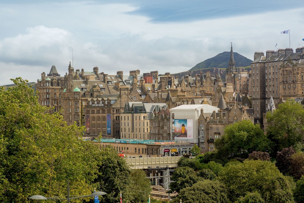 Destiny Scotland Hanover Apartments 47/50