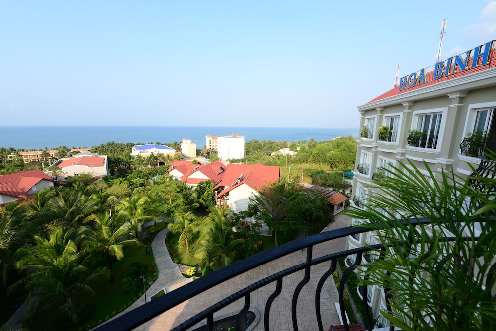 Hoa Binh Phu Quoc Hotel 35/37
