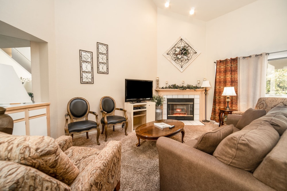 Pointe Royale Condominium Resort & Golf Course 50/81