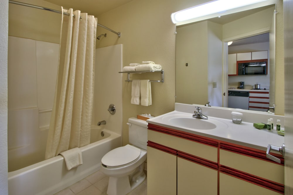 MCM Elegante Suites 5/37