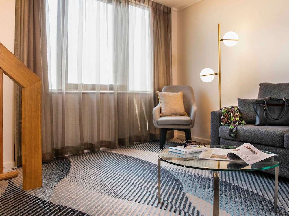 NOVOTEL SYDNEY PARRAMATTA 47/70